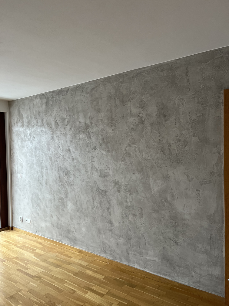 Betonová stěrka Tmavě šedá lazura realizace